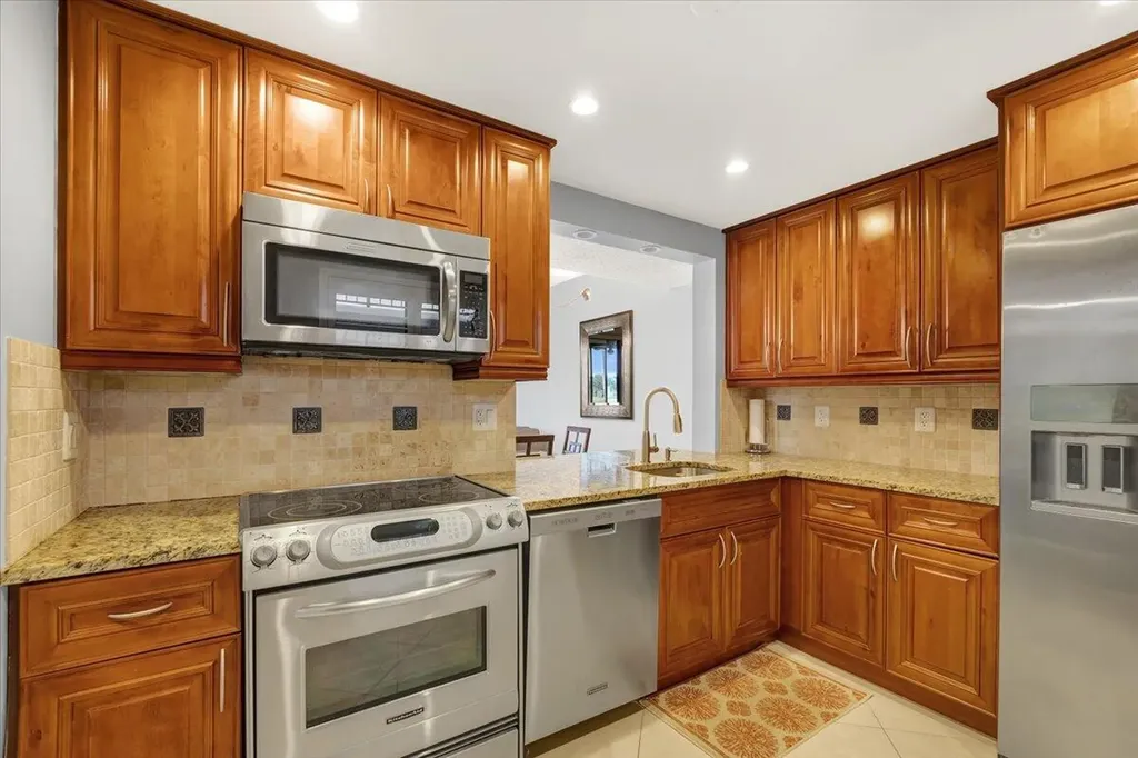 5190 Las Verdes Circle Delray Beach FL 33484