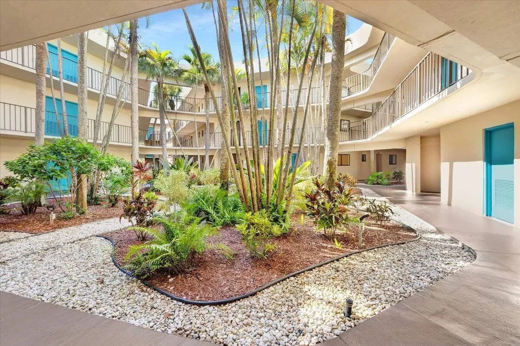 5190 Las Verdes Circle Delray Beach FL 33484
