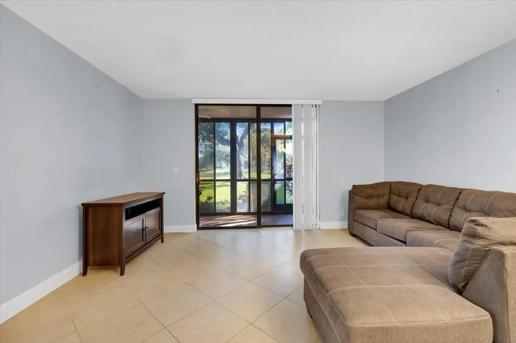 5190 Las Verdes Circle Delray Beach FL 33484