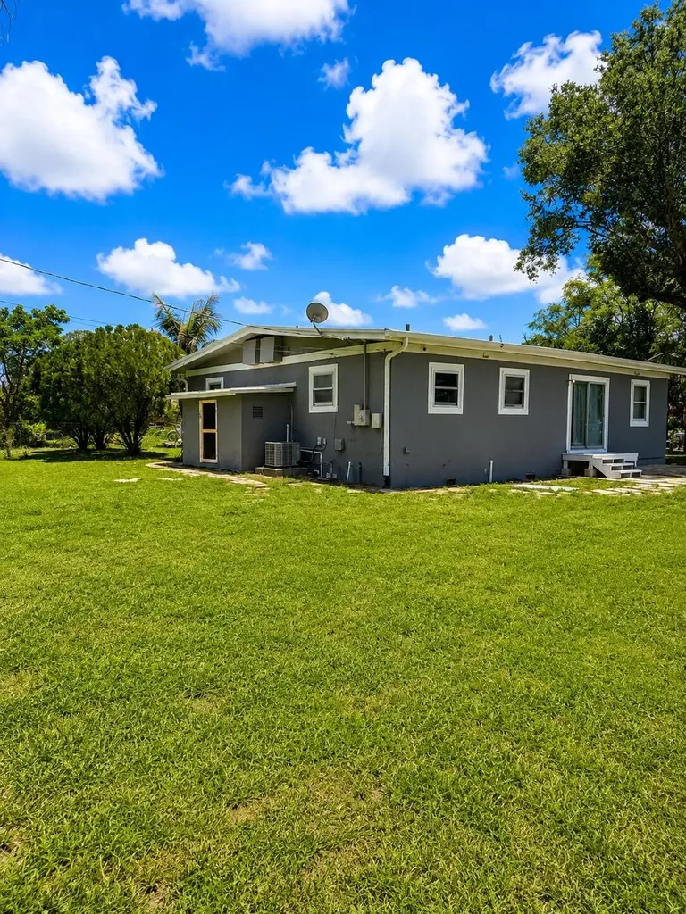 468 N 53rd Drive Drive N West Palm Beach FL 33415