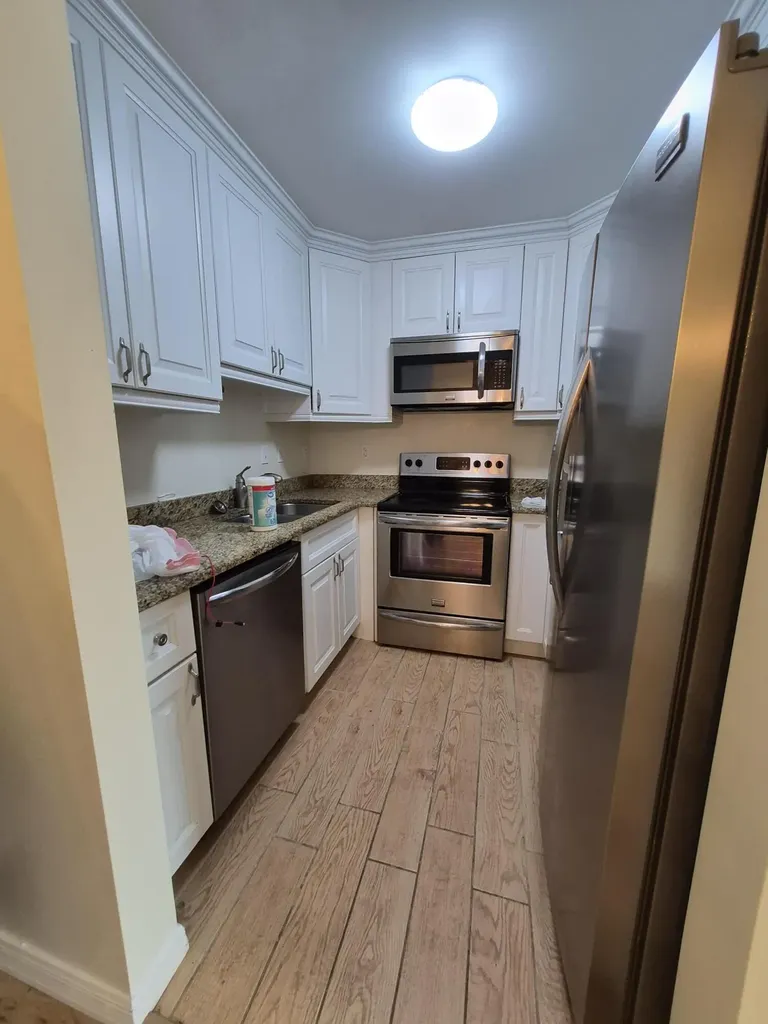 27 Easthampton B West Palm Beach FL 33417