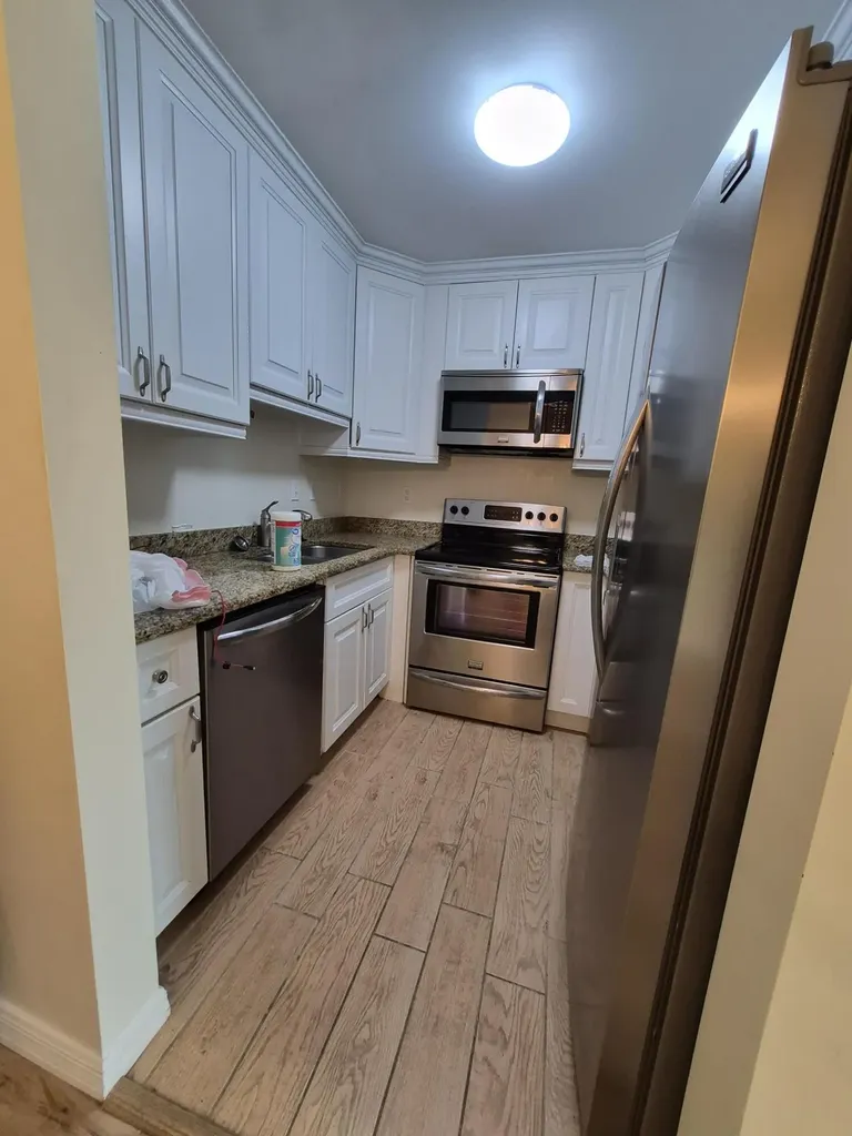 27 Easthampton B West Palm Beach FL 33417