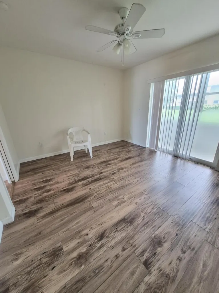 27 Easthampton B West Palm Beach FL 33417