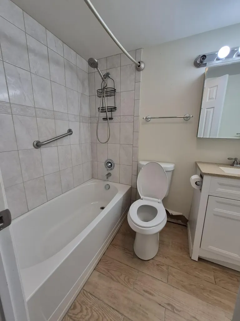 27 Easthampton B West Palm Beach FL 33417