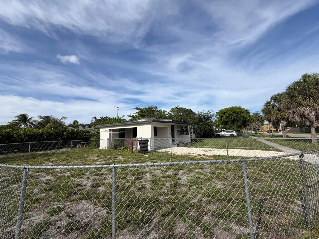 1437 NW 10th Place Fort Lauderdale FL 33311