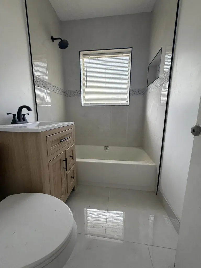 1437 NW 10th Place Fort Lauderdale FL 33311