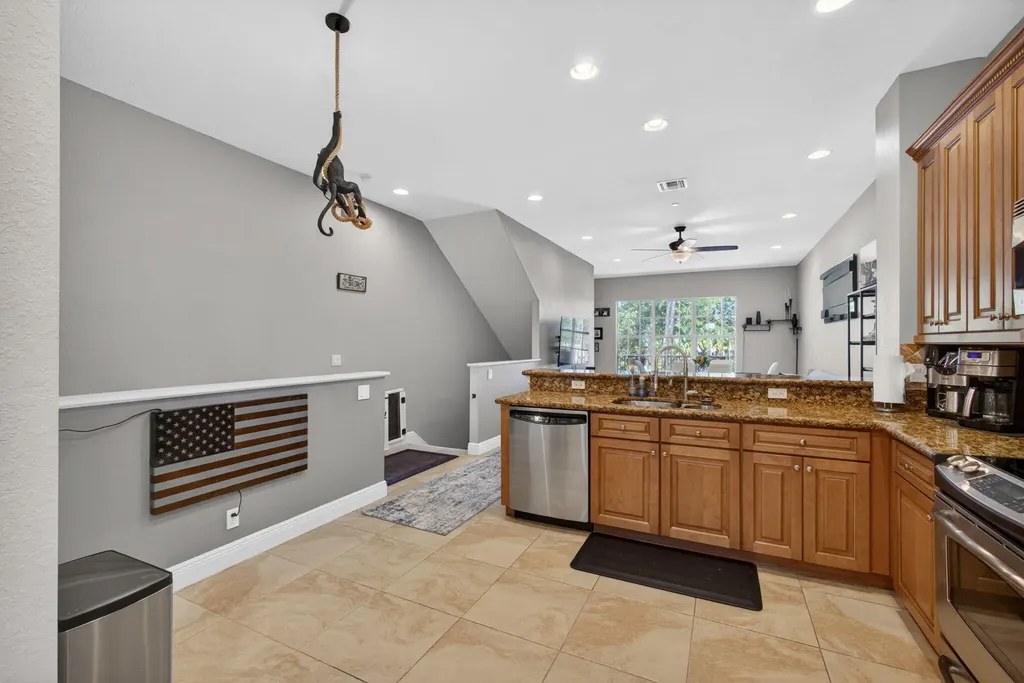 4710 E Artesa Way Way E Palm Beach Gardens FL 33418
