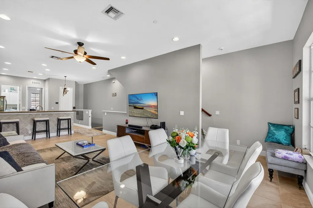 4710 E Artesa Way Way E Palm Beach Gardens FL 33418