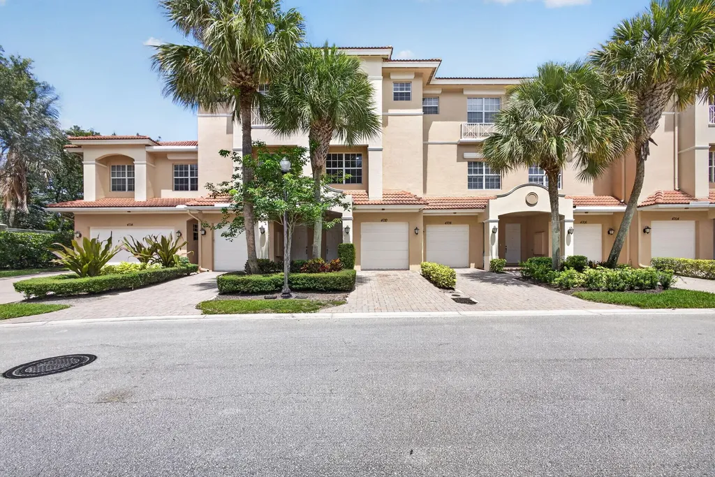 4710 E Artesa Way Way E Palm Beach Gardens FL 33418