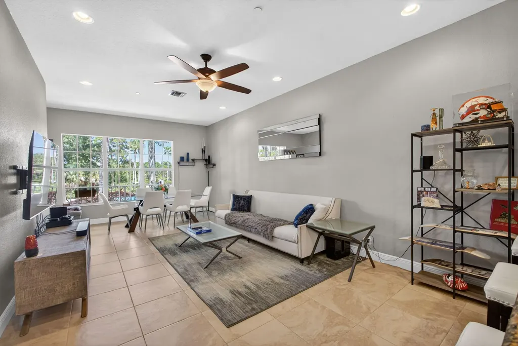 4710 E Artesa Way Way E Palm Beach Gardens FL 33418