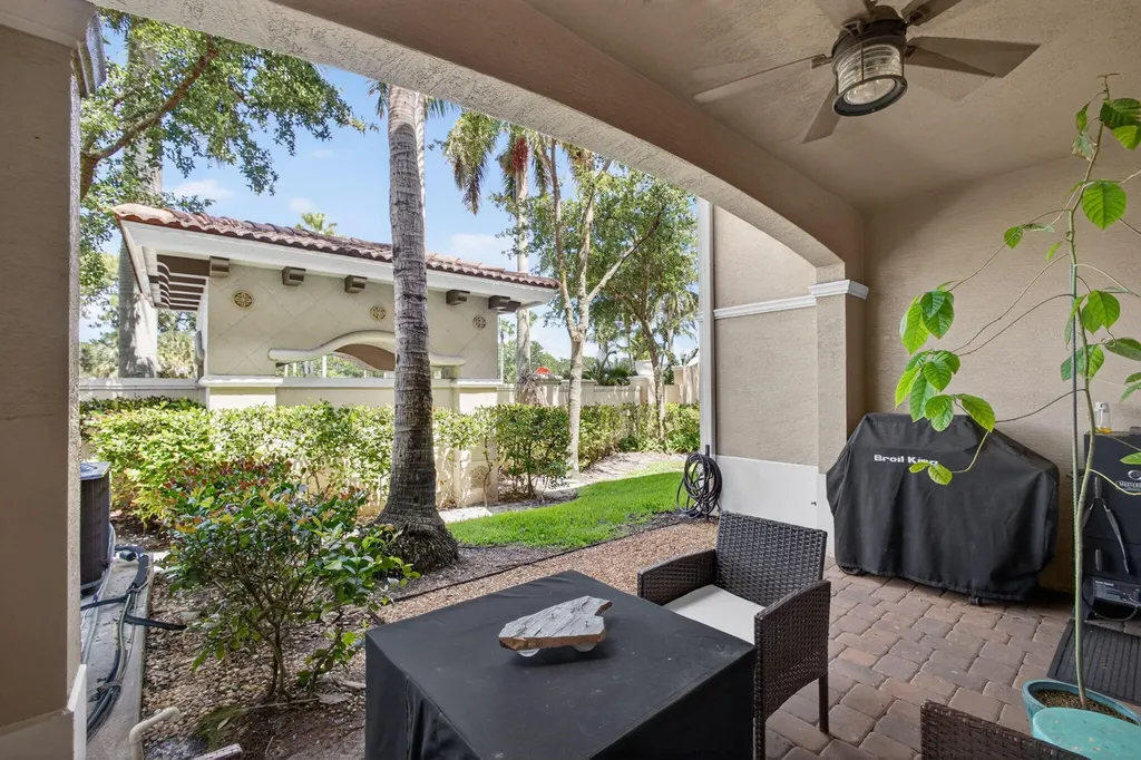 4710 E Artesa Way Way E Palm Beach Gardens FL 33418