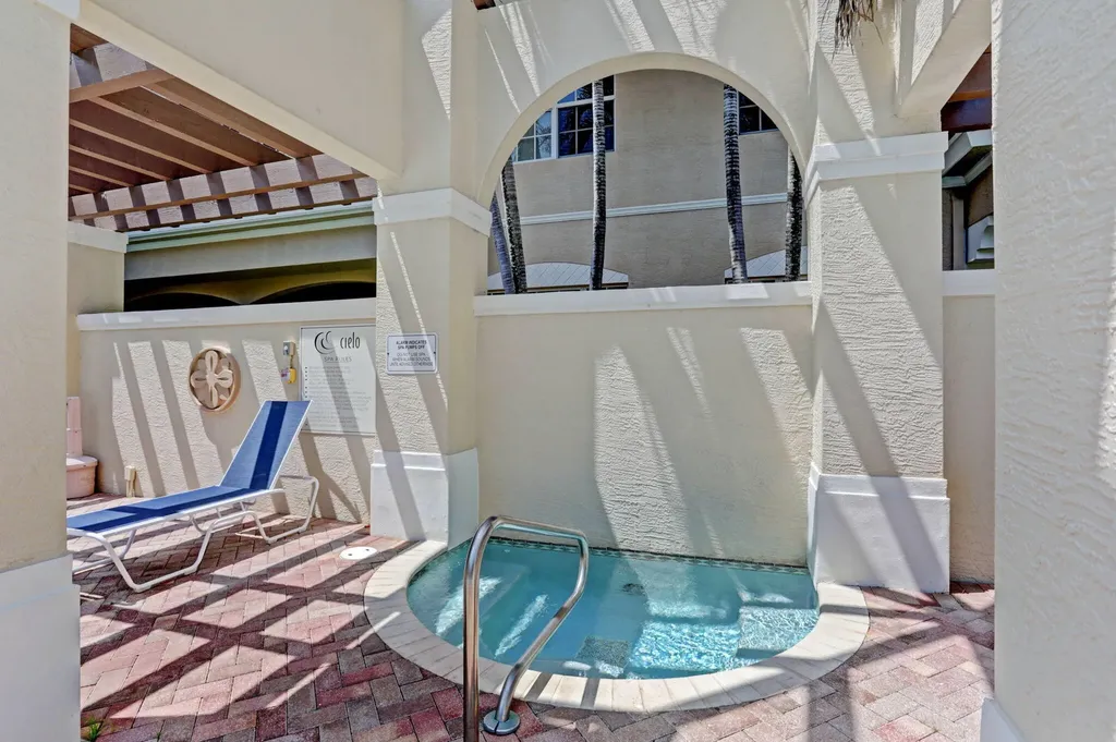 4710 E Artesa Way Way E Palm Beach Gardens FL 33418