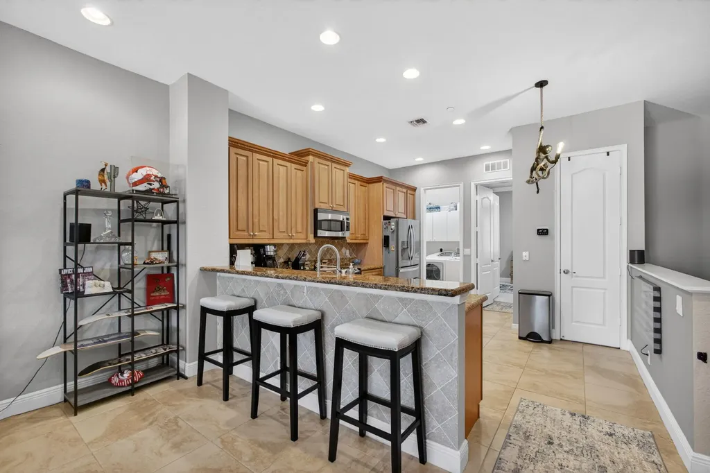 4710 E Artesa Way Way E Palm Beach Gardens FL 33418