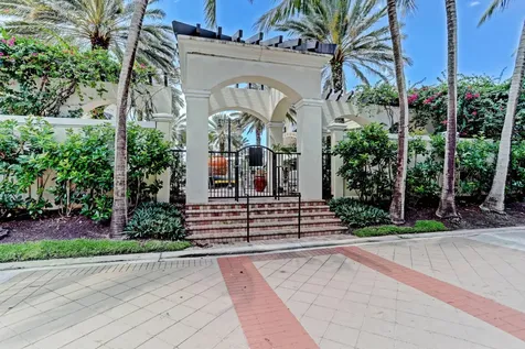 4710 E Artesa Way Way E Palm Beach Gardens FL 33418