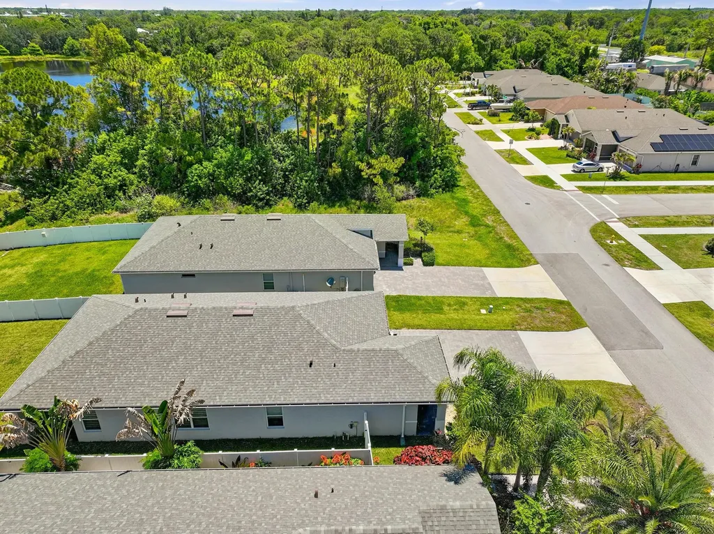 3899 SE Lee Street Stuart FL 34997