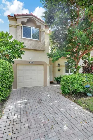 6682 Via Regina Boca Raton FL 33433