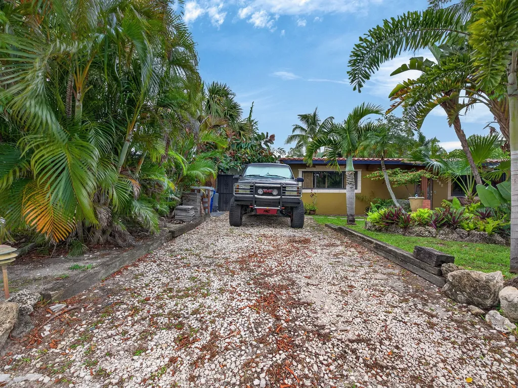 949 NE 25th Avenue Pompano Beach FL 33062