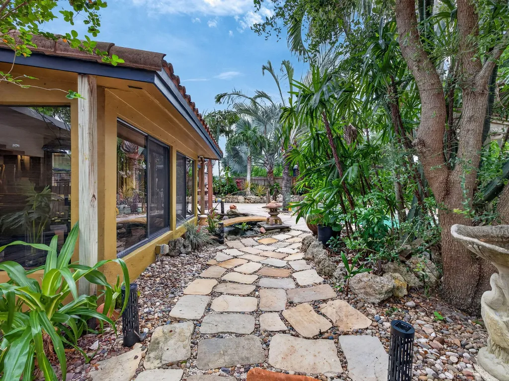 949 NE 25th Avenue Pompano Beach FL 33062
