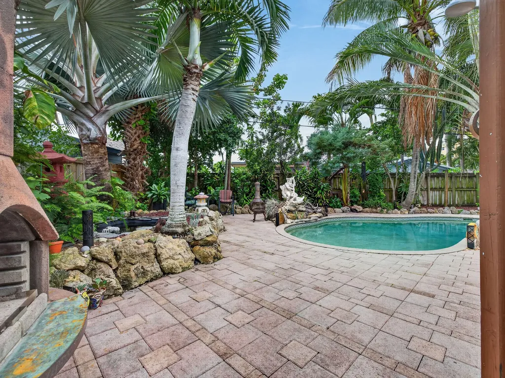 949 NE 25th Avenue Pompano Beach FL 33062