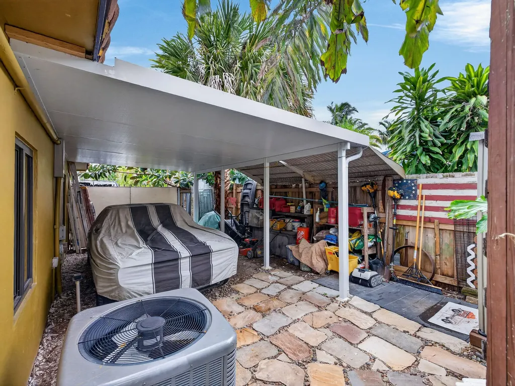 949 NE 25th Avenue Pompano Beach FL 33062
