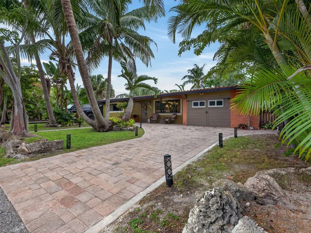 949 NE 25th Avenue Pompano Beach FL 33062