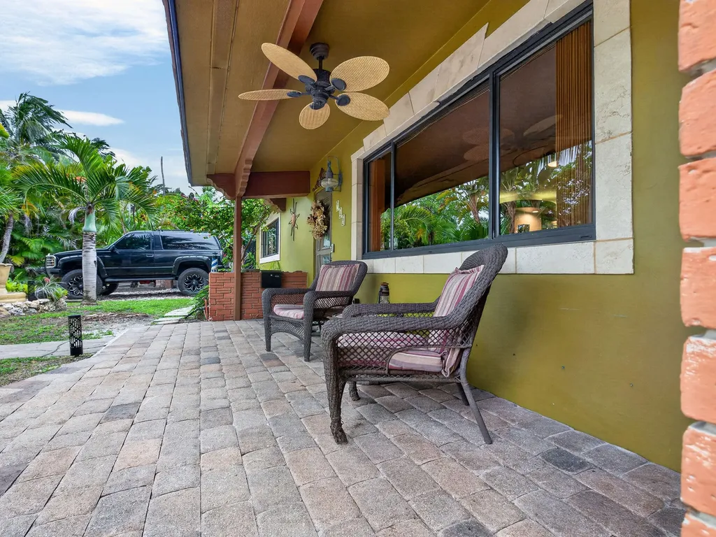949 NE 25th Avenue Pompano Beach FL 33062