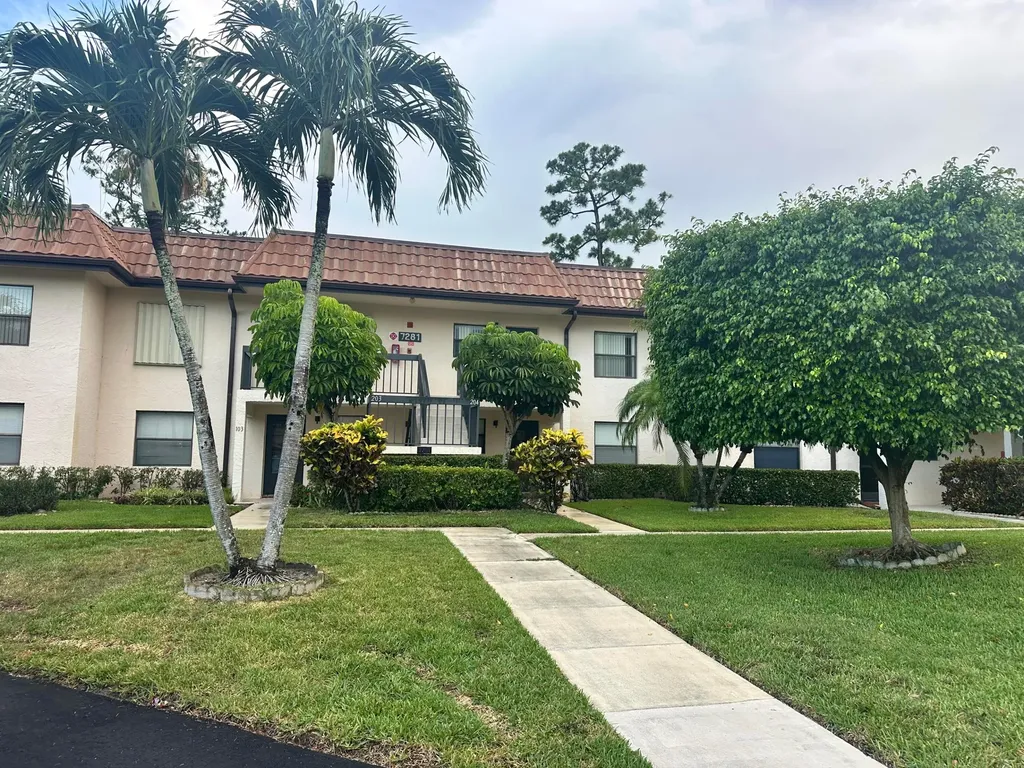 7281 Golf Colony Court Lake Worth FL 33467