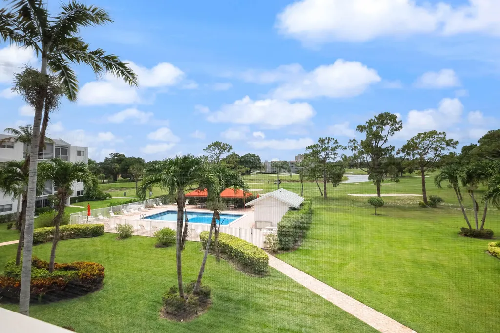 6850 10th Avenue N Greenacres FL 33467