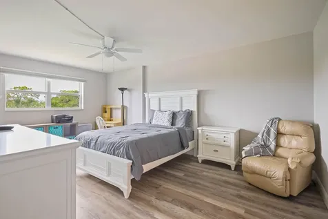 6850 10th Avenue N Greenacres FL 33467