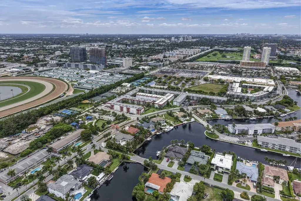 580 Egret Drive Hallandale Beach FL 33009