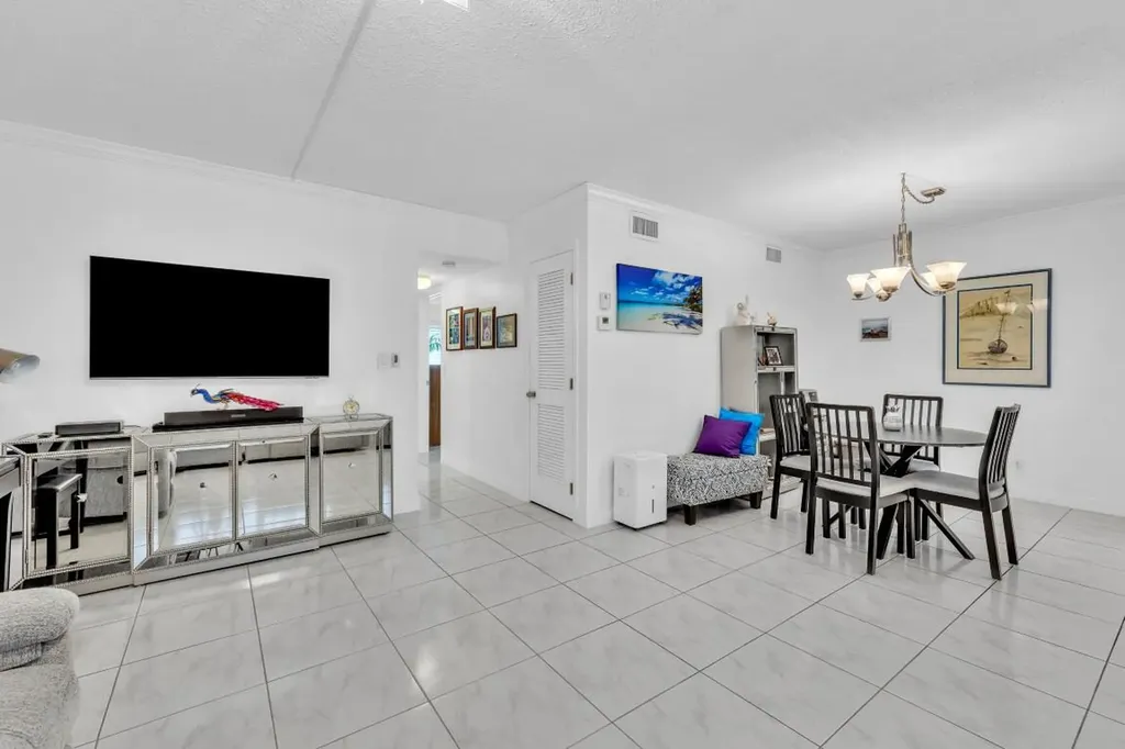580 Egret Drive Hallandale Beach FL 33009
