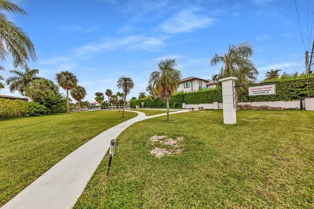 580 Egret Drive Hallandale Beach FL 33009