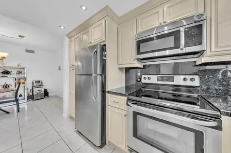 580 Egret Drive Hallandale Beach FL 33009