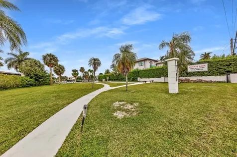 580 Egret Drive Hallandale Beach FL 33009