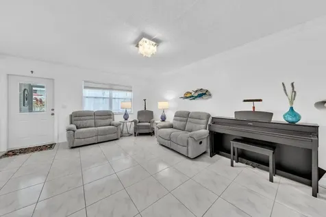 580 Egret Drive Hallandale Beach FL 33009