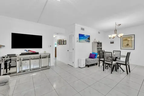580 Egret Drive Hallandale Beach FL 33009