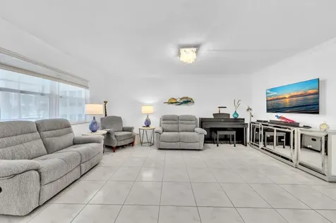 580 Egret Drive Hallandale Beach FL 33009