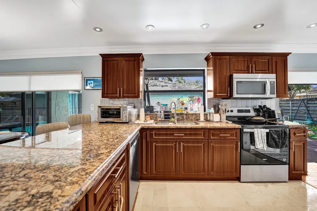 4108 N 49th Avenue Hollywood FL 33021
