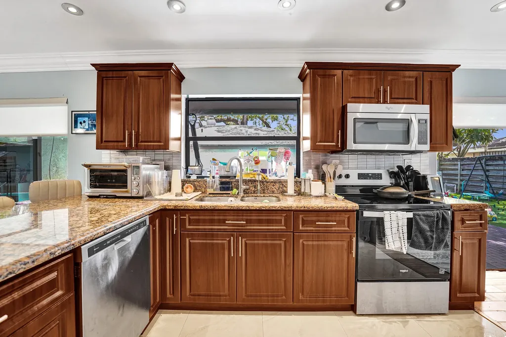 4108 N 49th Avenue Hollywood FL 33021