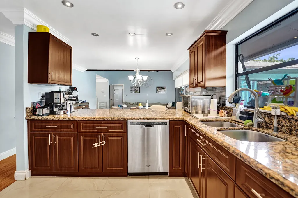 4108 N 49th Avenue Hollywood FL 33021