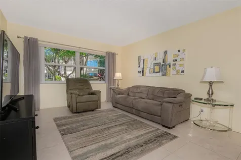 3431 NW 50th Avenue Lauderdale Lakes FL 33319