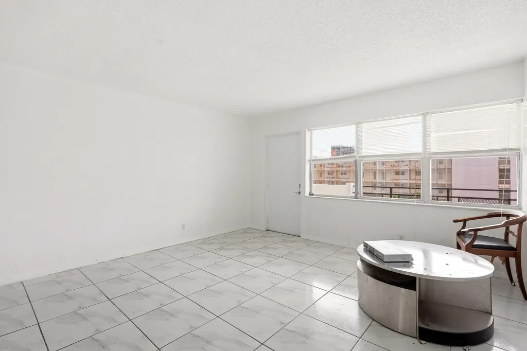 401 Golden Isle Drive Hallandale Beach FL 33009