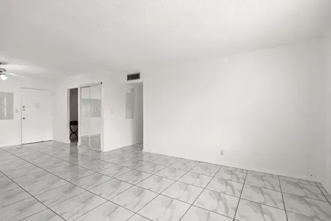 401 Golden Isle Drive Hallandale Beach FL 33009