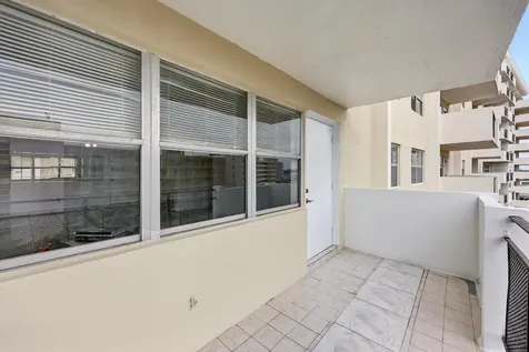 401 Golden Isle Drive Hallandale Beach FL 33009