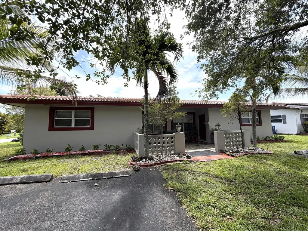4019 Woodside Drive Coral Springs FL 33065