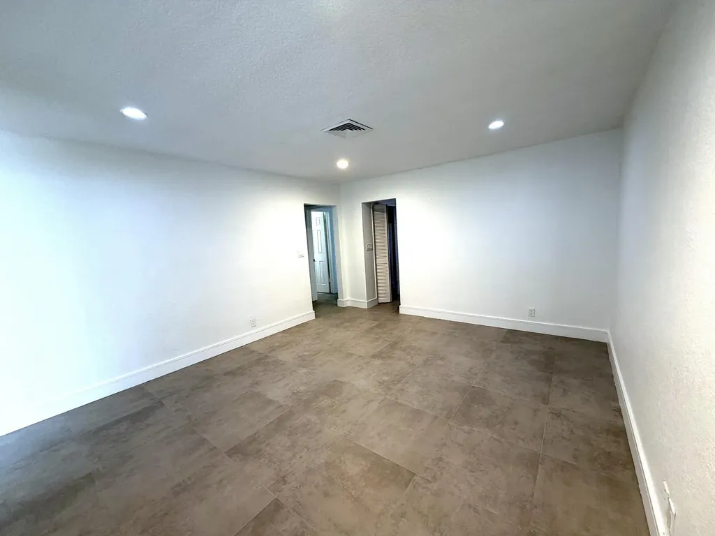 4019 Woodside Drive Coral Springs FL 33065
