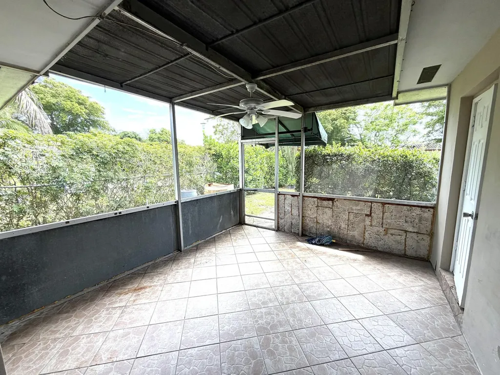 4019 Woodside Drive Coral Springs FL 33065