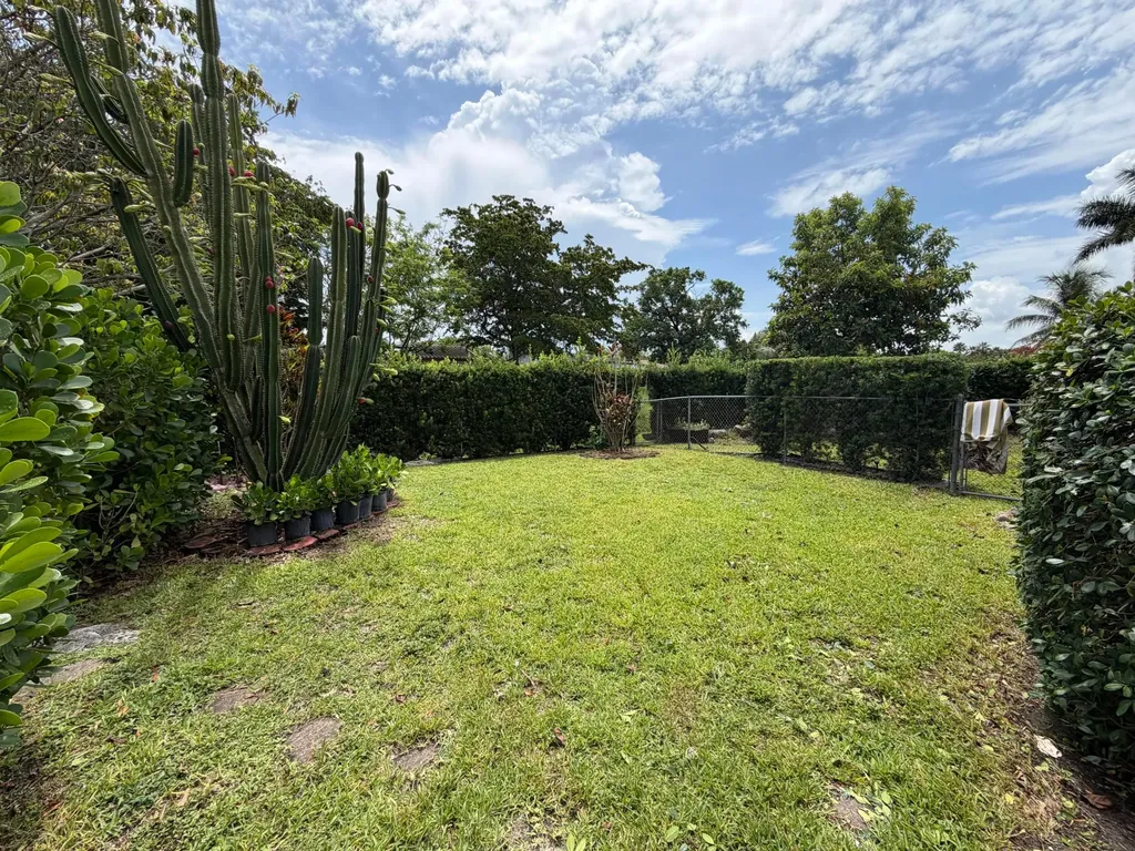 4019 Woodside Drive Coral Springs FL 33065