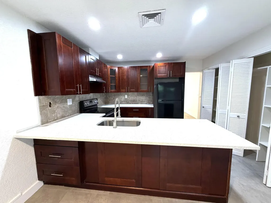 4019 Woodside Drive Coral Springs FL 33065