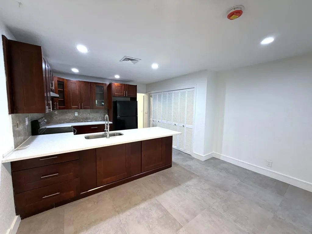 4019 Woodside Drive Coral Springs FL 33065